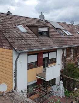 Reihenendhaus mit Potenzial: 5-Zimmer-Familienidylle mit Garten und Garage in Puchheim - Puchheim
