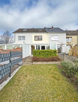 Bad Oldesloe : kleines Reihenmittelhaus mit VK, Wintergarten und Stellplatz am westlichen Stadtrand - Bad Oldesloe