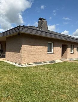 Großzügiger Bungalow mit tollem Grundstück in Roetgen-Rott - Roetgen (Tor zur Eifel)