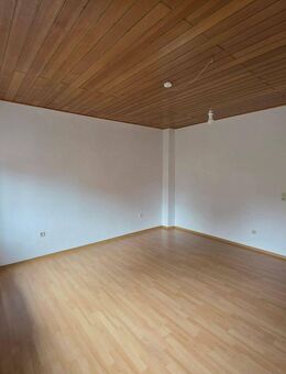 Renovierte 2-Zimmerwohnung. In zentraler Lage von Sulzbach. - Sulzbach (Saar)