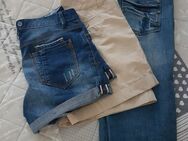 Damen Shorts, 2 Stück und 1 Stück Capri Jeans, Hosen, Shorts - Damme