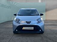 Toyota Aygo, 1.0 X Play DESIGN-KOMFORTPAKET, Jahr 2023 - München