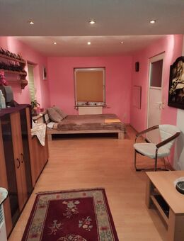 1 separates Zimmer am Rand von Hellersdorf - Ahrensfelde Ahrensfelde