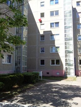 Attraktive 3-Zimmer-Wohnung mit Balkon, Dusche und moderner Ausstattung - Brandenburg (Havel)