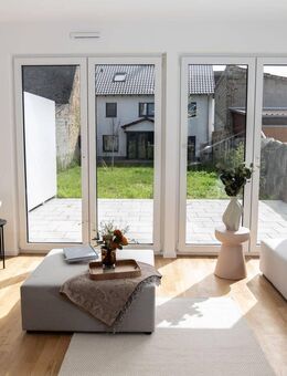 Erstbezug: Neuwertiges Doppelhaus mit Garten, Terrasse & Loggia im Herzen von Mainz-Ebersheim - Mainz