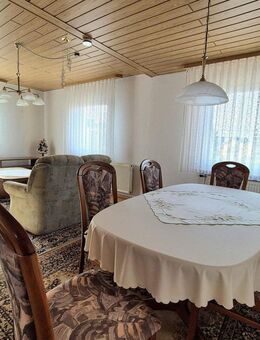 Sonnenhelle Wohnung mit Dachterrasse und Ausbaureserve - Bönnigheim