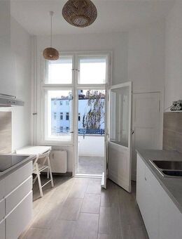 Provisionfrei ! Cozy & Sunny / Helle Sonnige & Sanierte Wohnung mit Süd-Balkon in Alt-Tegel - Berlin