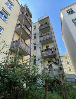 KAPITALANLEGER AUFGEPASST! Vermietete Eigentumswohnung mit 4 Zimmern im Herzen der KTV - Rostock