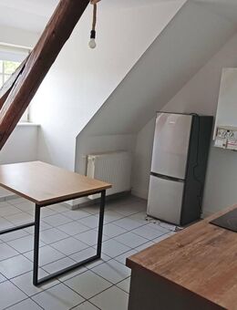 Großzügige und helle 2 Zimmer-Dachgeschosswohnung mit Pkw-Stellplatz im Zentrum von Minden - Minden (Nordrhein-Westfalen)
