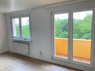 Drei Zimmer mit Einbauküche - Bitterfeld-Wolfen