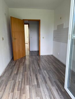 Gut angebundene 2-Raum Wohnung mit Balkon - Chemnitz