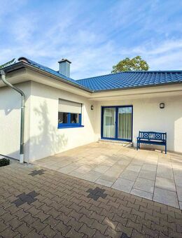 Reserviert/Erstklassiger Bungalow mit unverbautem Blick und Einliegerwohnung - Fürth