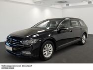 VW Passat Variant, 1.5 TSI Business, Jahr 2022 - Düsseldorf