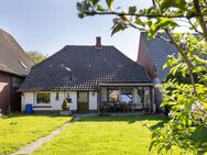 Haus mit Bade- und Schlafgelegenheit im Erdgeschoss. - Lage (Niedersachsen)