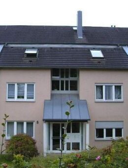 Sonnenhelle 3 Zimmer Dachgeschoß, Balkon + großer Dachboden, Tiefgarage, ruhige Wohnlage, Waldnähe - Chemnitz