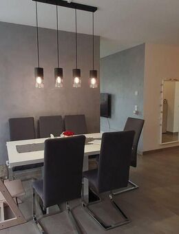 Moderne, hochwertige 3-Zi.-Wohnung mit Balkon in Niederaichbach - Niederaichbach