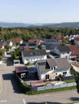 Moderne Doppelhaushälften in naturnaher Bergstadtlage - Waldshut-Tiengen