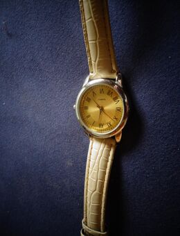 Damenarmbanduhr mit Lederband - Wollbach