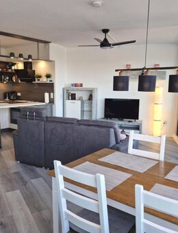 Wohnen über den Dächern Schleswigs - Möblierte 2-Zimmer-Wohnung im beeindruckenden Wikingturm - Schleswig