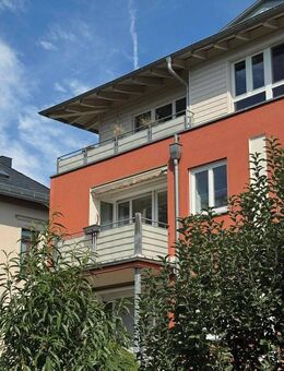Wohntraum mit Balkon - helle 3-Raumwohnung im 1. Obergeschoss - Radebeul