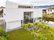 LUXURIÖSES EINFAMILIENHAUS MIT EINLIEGERWOHNUNG, GROßEM GARTEN & POOL IN BAD KROZINGEN - Bad Krozingen