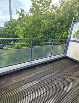 OB-Königshardt: DG-Wohnung mit Aufzug, 2 Balkonen und toller Aufteilung! - Oberhausen