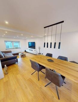 Kleines zum Teil saniertes Einfamilienhaus in ruhiger zentraler Lage mit Garten - Schiffweiler