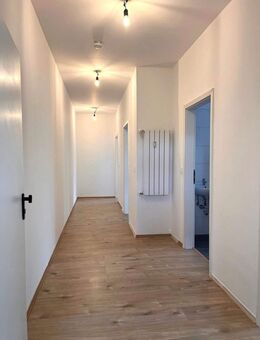 Schöne 2,5-Zimmer-Wohnung in frisch saniertem Mehrfamilienhaus in zentraler Lage in Hamm/Herringen - Hamm