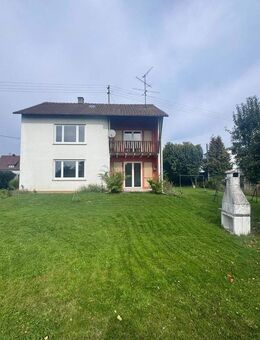 Ein- bzw. Zweifamilienhaus mit sehr großem Garten, Garage und Schuppen - Öpfingen