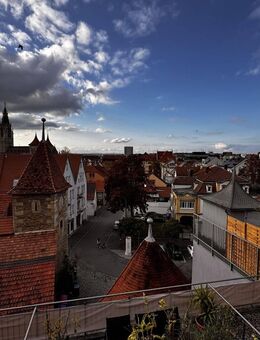 PROVISIONSFREI - "Über den Dächern von Reutlingen", 2 Zimmerwohnung mit Tiefgaragen-Stellplatz - Reutlingen