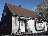 Renoviertes, modernisiertes Einfamilienhaus im Stadtkern mit Stellplatz & Ladestation ! - Heide