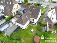 Papa grillt im Garten - Dortmund