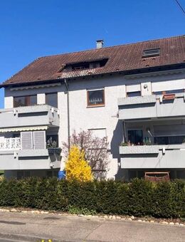 Ideale Lage! Gemütliche 2 Zimmer-Wohnung mit sonnigem Balkon! - Esslingen (Neckar)