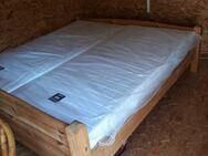 Neuwertiges Bett mit Lattenrosten - Salzhemmendorf