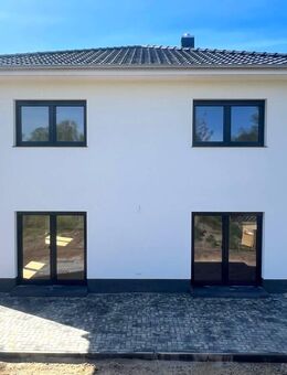 PROVISIONSFREI | SOFORT BEZUGSFREI - TOP Neubau - Stadt Villa mit 5 Zimmern auf 450m² Grundstück ! - Panketal