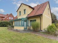 Exklusives Zuhause mit Top-Architektur sowie Garten, Terrasse und Carport - Lüneburg