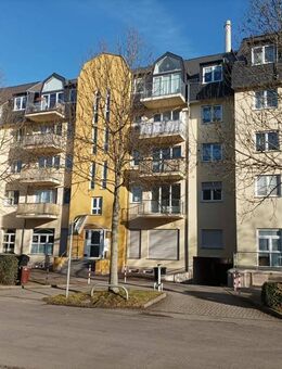 gemütliche 1 Raum Wohnung mit Balkon , Lift und Tiefgaragenstellplatz - Chemnitz