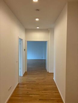 Altbauflair trifft Komfort- großzügige 4-Raum Wohnung mit Balkon - Berlin