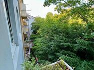 Hamburg-Winterhude: Sanierte 3,5 Zimmer-Altbau-Wohnung im Hamburger Schnitt, 2 Balkone, Fernwärme - Hamburg
