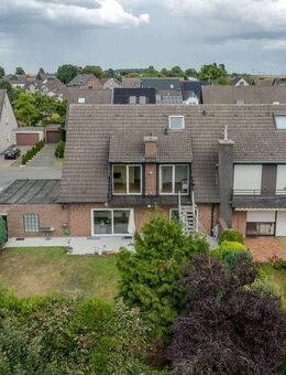 Ideal für Familien oder Generationenwohnen - Vielseitiges Zweifamilienhaus mit großem Garten - Mönchengladbach