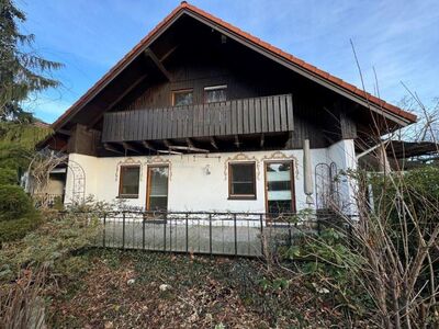 Kompaktes Einfamilienhaus mit Doppelgarage ruhig gelegen