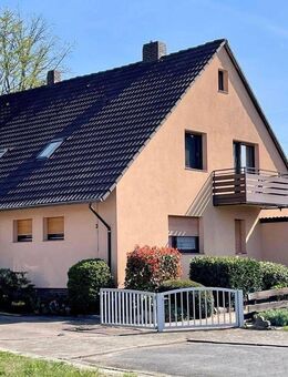 Direkt in Uetze, 2-Familienhaus, + Wohnbereich im Souterrain. Hier wartet ein neues Zuhause! - Uetze