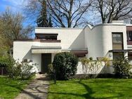 "Haus im Haus" am Messelpark: Maisonettewohnung mit großer Terrasse - Berlin