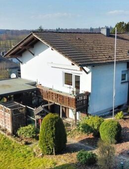 Vielseitiges Ein-/Zweifamilienhaus mit wundervollen Grundstück zwei Garagen und viel Potential! - Wölferlingen