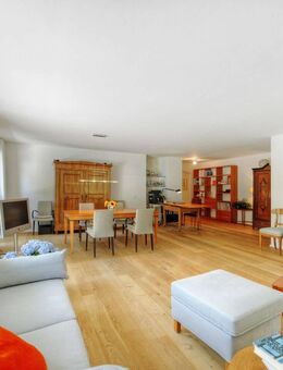 Möbliertes Wohnen in Isarnähe! 3-Zimmer-Wohnung mit Ankleidezimmer und Balkon im schönen Harlaching. - München