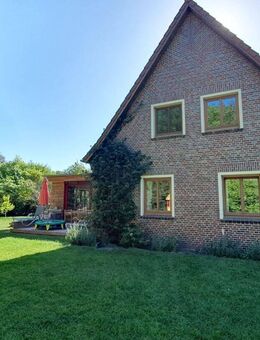 Großzügiges Wohnhaus-Grundstück mit Bebauungsmöglichkeit - Uplengen