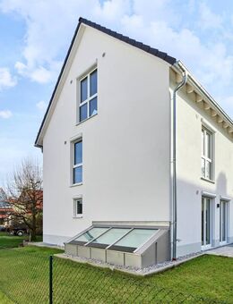 ERSTBEZUG! Neubau Doppelhaushälfte mit hellen Räumen & Gartenidylle für die ganze Familie in Ettringen - Türkheim