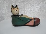 Katze im Schuh aus Holz balinesische Handarbeit - Rödermark