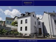 Familienfreundliches Einfamilienhaus mit Doppelgarage und Dachterrasse - Boppard