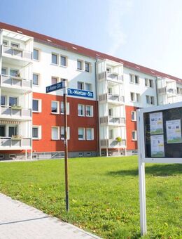 Unschlagbar günstig! 3 RW mit sonnigem Balkon - Borna
